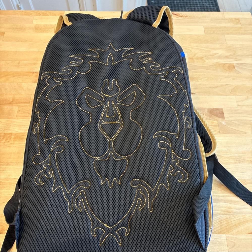 Blizzcon 2019 World of Warcraft Alliance Gamer Utility Backpack Blizzard EUC - Picture 4 of 7